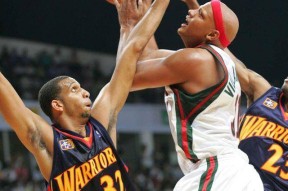 官方网站-欧联赛程吃紧，密尔沃基雄鹿冲刺阶段再遭质疑，目标明确，训练强度明显提升的简单介绍-官方网站