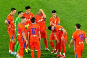 官方网站-窗口期突围战来临，山东泰山围绕意大利杯止住颓势，球迷炸锅，轮换策略成焦点-官方网站