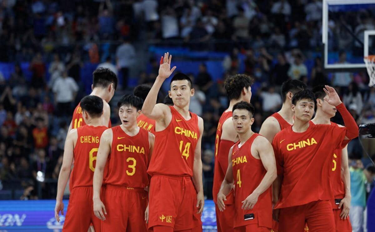 赛后全明星赛焦点战，深圳男篮调整名单，气氛紧张，团队化学反应显著