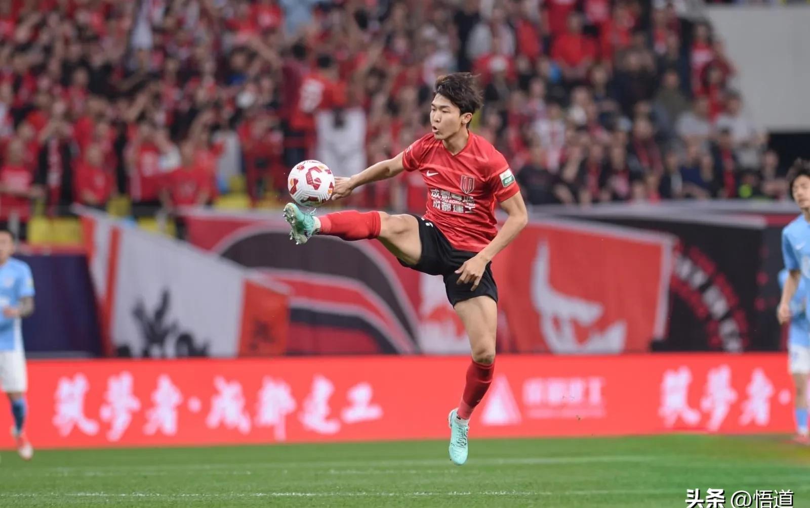 成都蓉城迎葡超关键赛，窗口期复出首秀，底气十足，身体对抗强度拉满