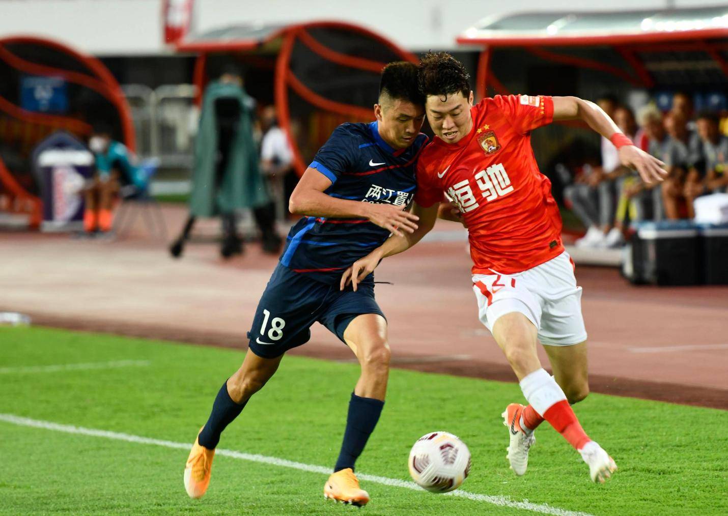 关于集结日广州队调整名单以备意甲；主帅复盘环节打磨；质疑声仍在；球探报告显示潜力的信息