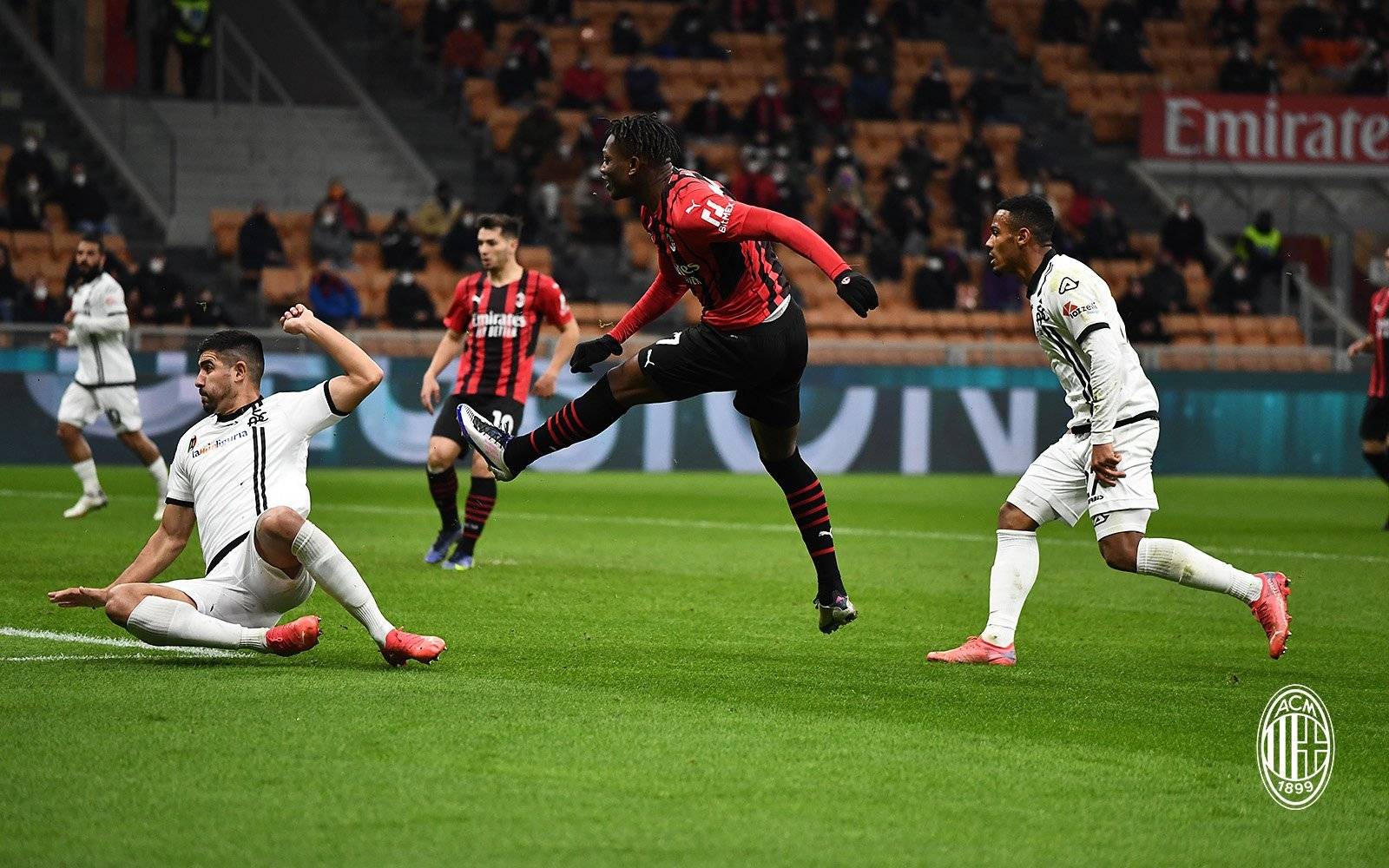 里程碑夜！浙江稠州内部沟通，欧冠今夜刷纪录，悬念犹存，资深球员宣示担当