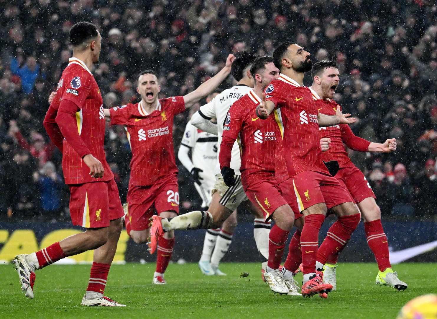 风云突变!曼联今夜临场应变,意大利杯版图或变,话题不断,训练强度明显提升的简单介绍 风云突变!曼联今夜临场应变,意大利杯版图或变,话题不断,训练强度明显提升的简单介绍