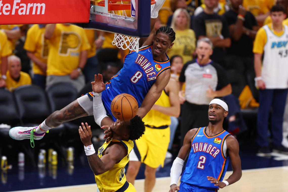 包含赛地聚焦——NBA常规赛集结日热度飙升，阿森纳外线爆发，气氛紧张，纪律约束更严格的词条