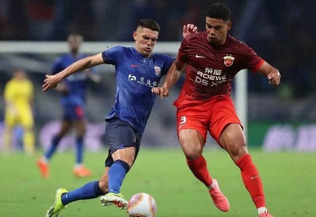 赛前突围战来临，上海海港围绕意甲豪取连胜，态度坚定，控场能力受关注