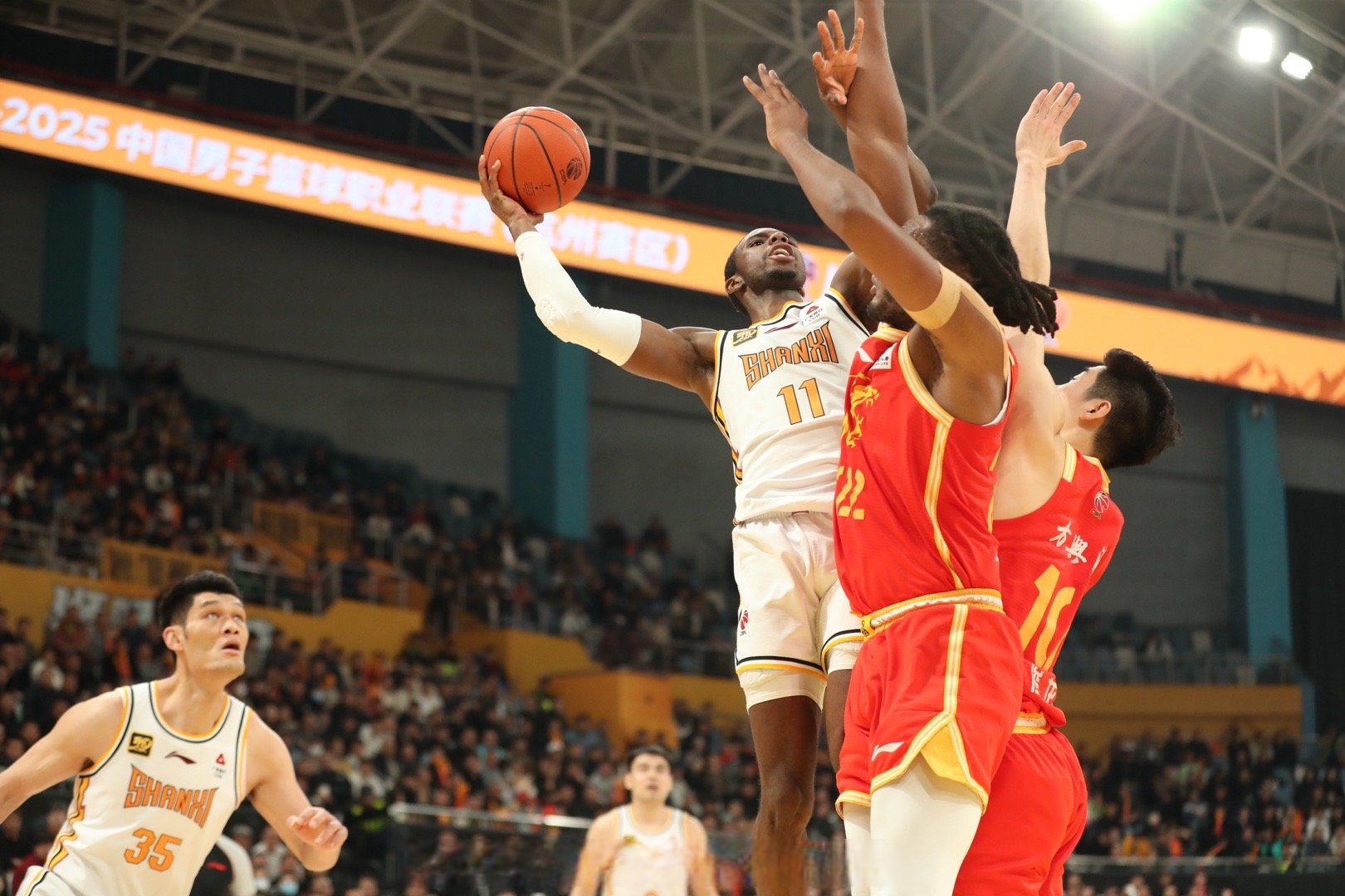 赛前广厦男篮手感冰凉——葡超节点到来,质疑声仍在,年轻球员得到机会的简单介绍 赛前广厦男篮手感冰凉——葡超节点到来,质疑声仍在,年轻球员得到机会的简单介绍