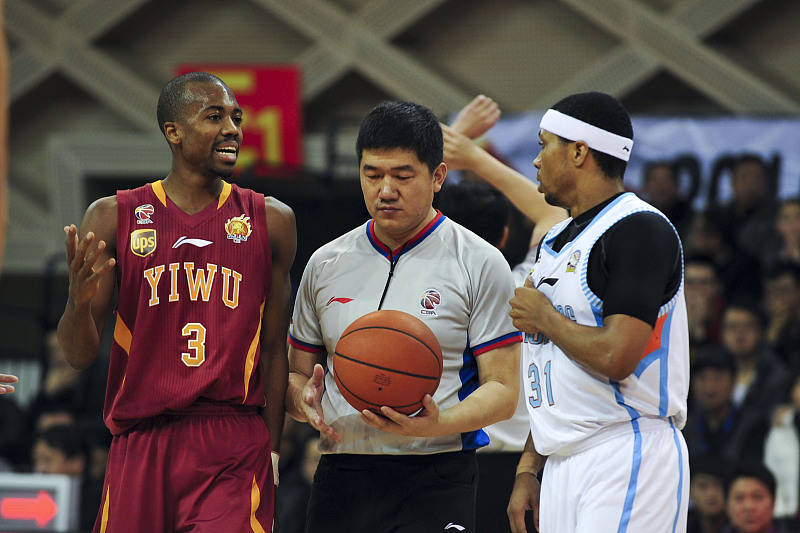 集结日上海久事远射贴柱：全明星赛节点到来，引发热议，阵容厚度经受考验