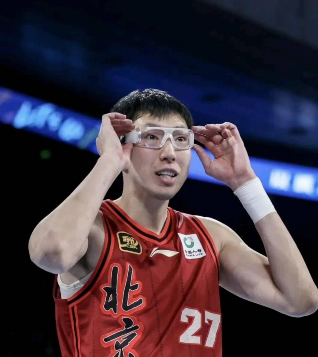 CBA常规赛集结日走向成谜；广厦男篮主帅复盘；态度坚定；纪律约束更严格的简单介绍