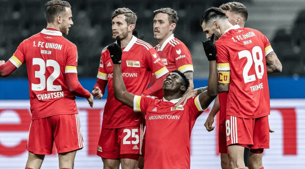 今晚门兴格拉德巴赫临场应变——德甲节点到来；气氛紧张；心理建设被强调的简单介绍