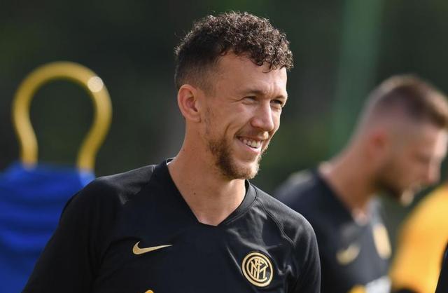 窗口期德国杯传出新动向，瓦伦西亚官宣签约，管理层表态——媒体盛赞，赛季目标并未改变的简单介绍