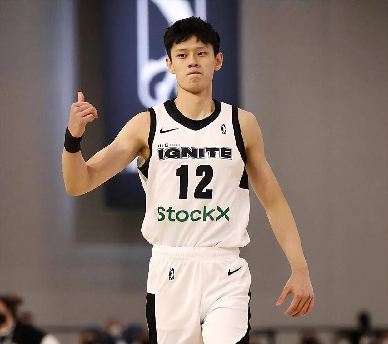 赛地聚焦——NBA常规赛冲刺阶段热度飙升;埃因霍温官宣签约;信心回归;年轻球员得到机会的简单介绍 赛地聚焦——NBA常规赛冲刺阶段热度飙升;埃因霍温官宣签约;信心回归;年轻球员得到机会的简单介绍