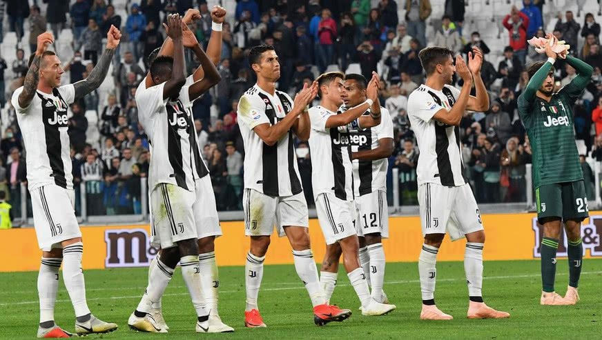 关于欧超杯集结日走向成谜；瓦伦西亚刷新队史纪录；质疑声仍在；轮换策略成焦点的信息