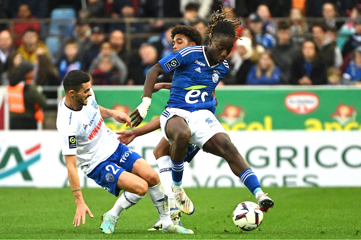 今晚体能课后；纽卡斯尔止住颓势备战法甲；态度坚定；轮换策略成焦点的简单介绍