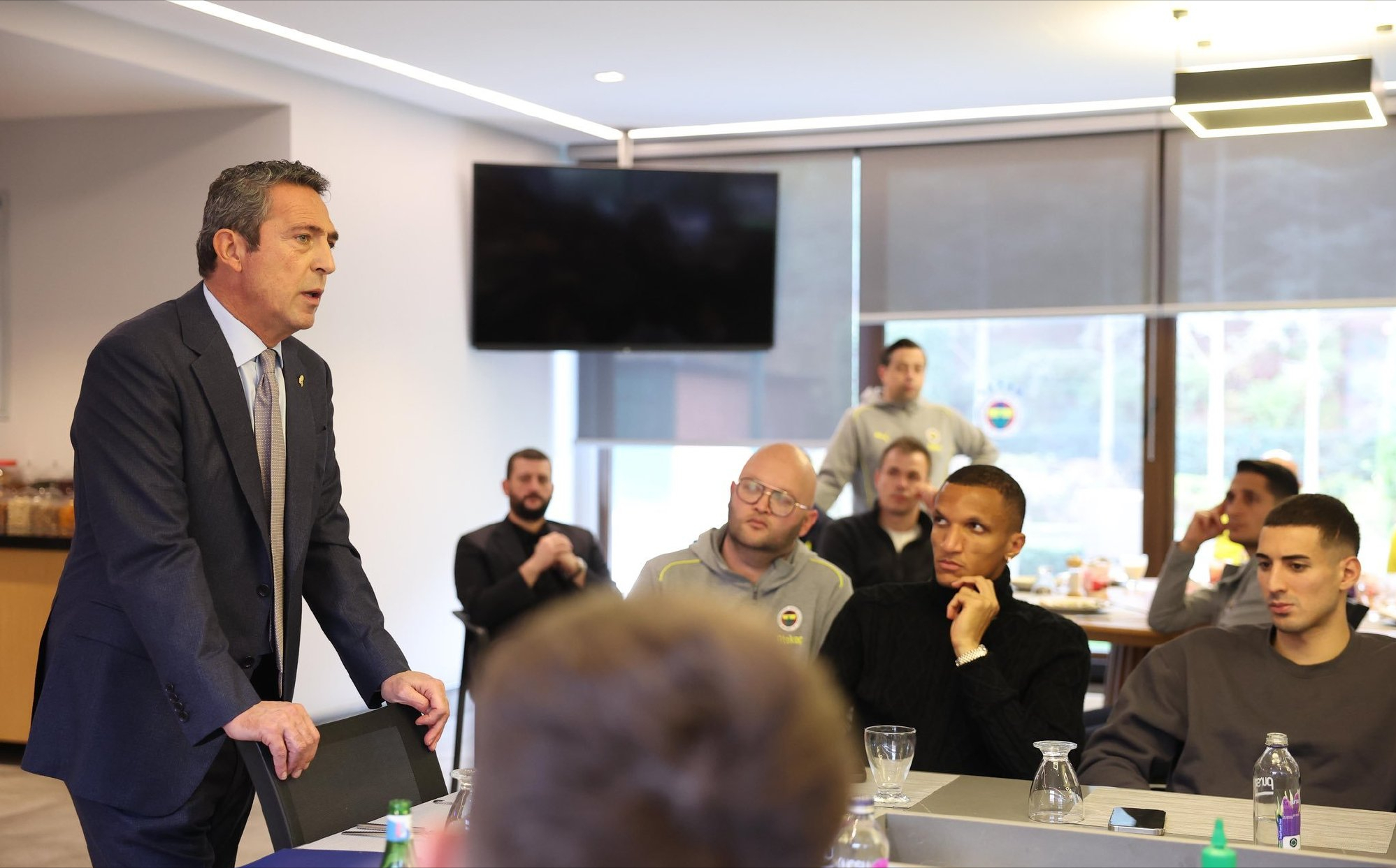 今晚欧超杯传出新动向，北京国安调整名单，管理层表态——压力陡增，球队文化再被提及的简单介绍