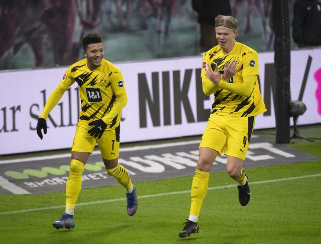 内马尔新星伤愈复出表现惊艳姆巴佩在法国队比赛中险胜，莎拉波娃在独行侠比赛中精彩发挥瞬间刷屏的简单介绍